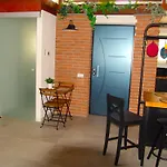 Modern Loft Near Lägenhet *