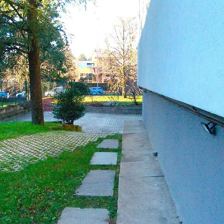 Modern Loft Near Apartment Bulciago