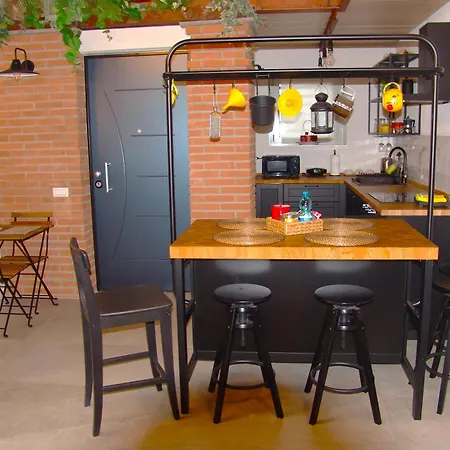 Modern Loft Near * Bulciago