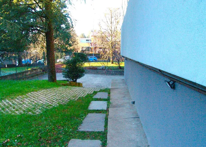 Modern Loft Near Apartment Bulciago