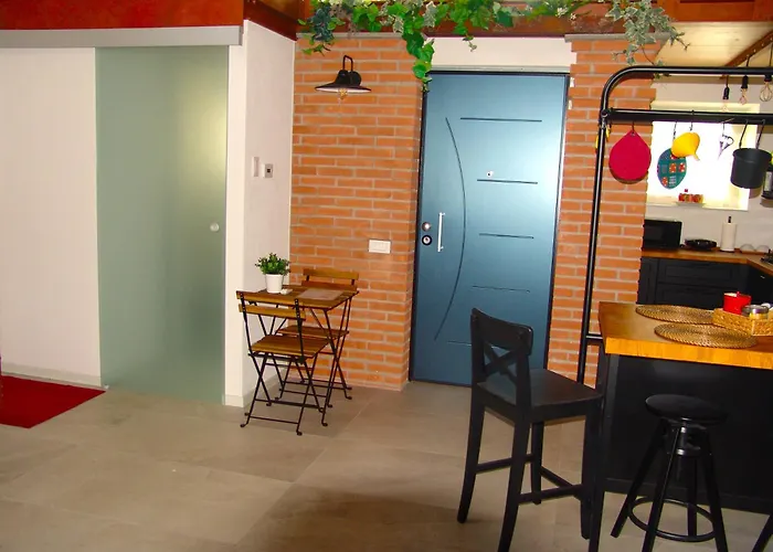 Modern Loft Near Apartment *