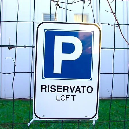 Modern Loft Near * Bulciago