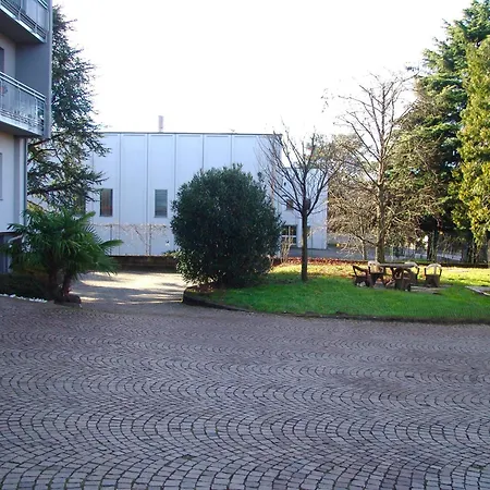 Modern Loft Near Bulciago