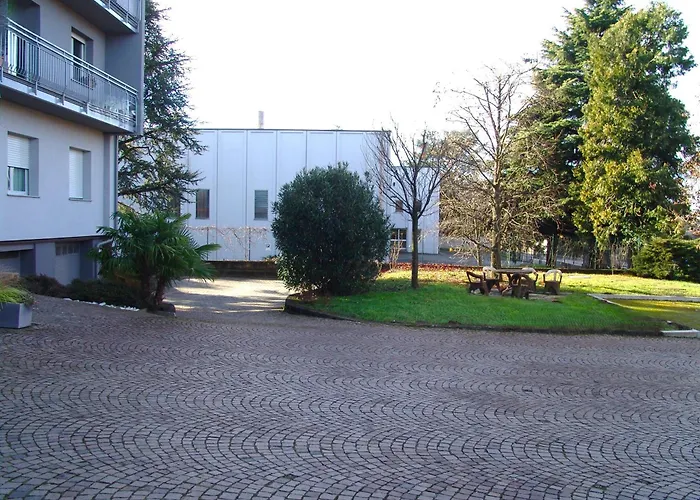 Modern Loft Near Bulciago