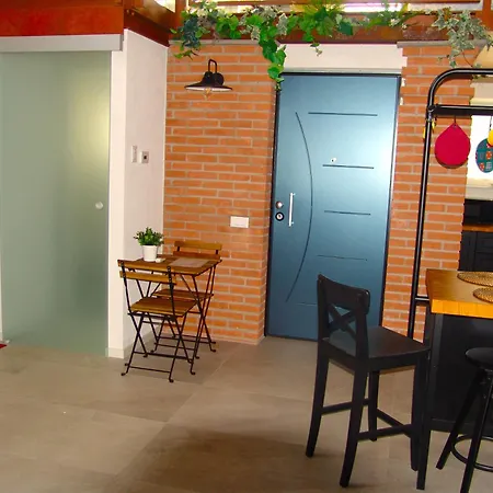 Modern Loft Near Lägenhet *